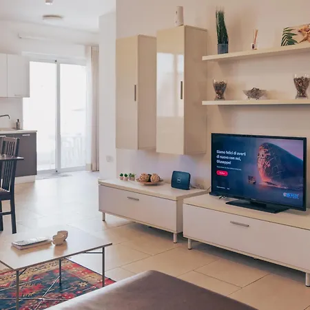 Modern 2br In Walk To Seafront With Balcony Apartment *